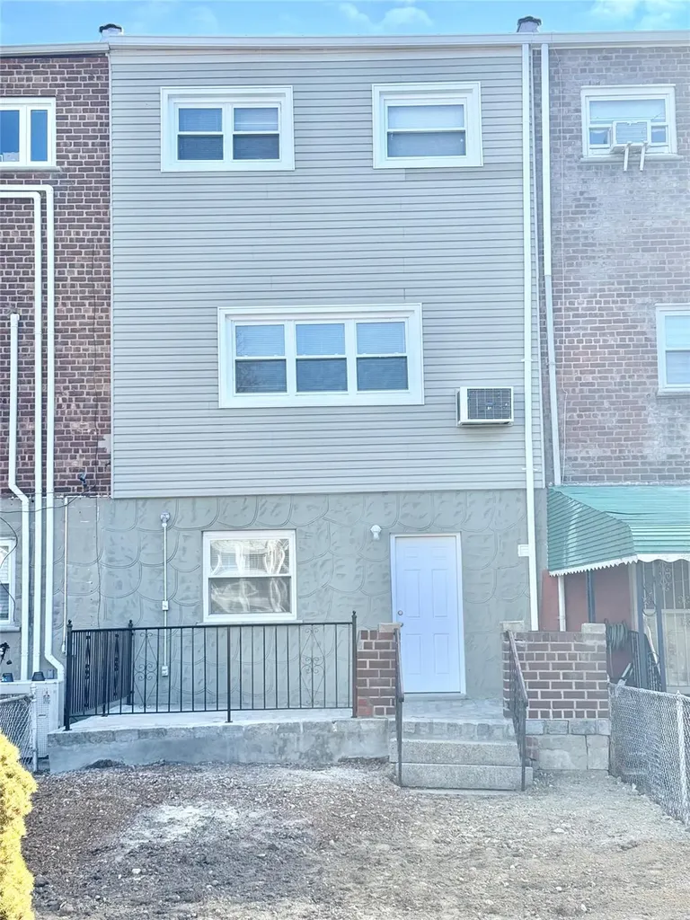 207 Kearney Avenue Bronx NY 10465