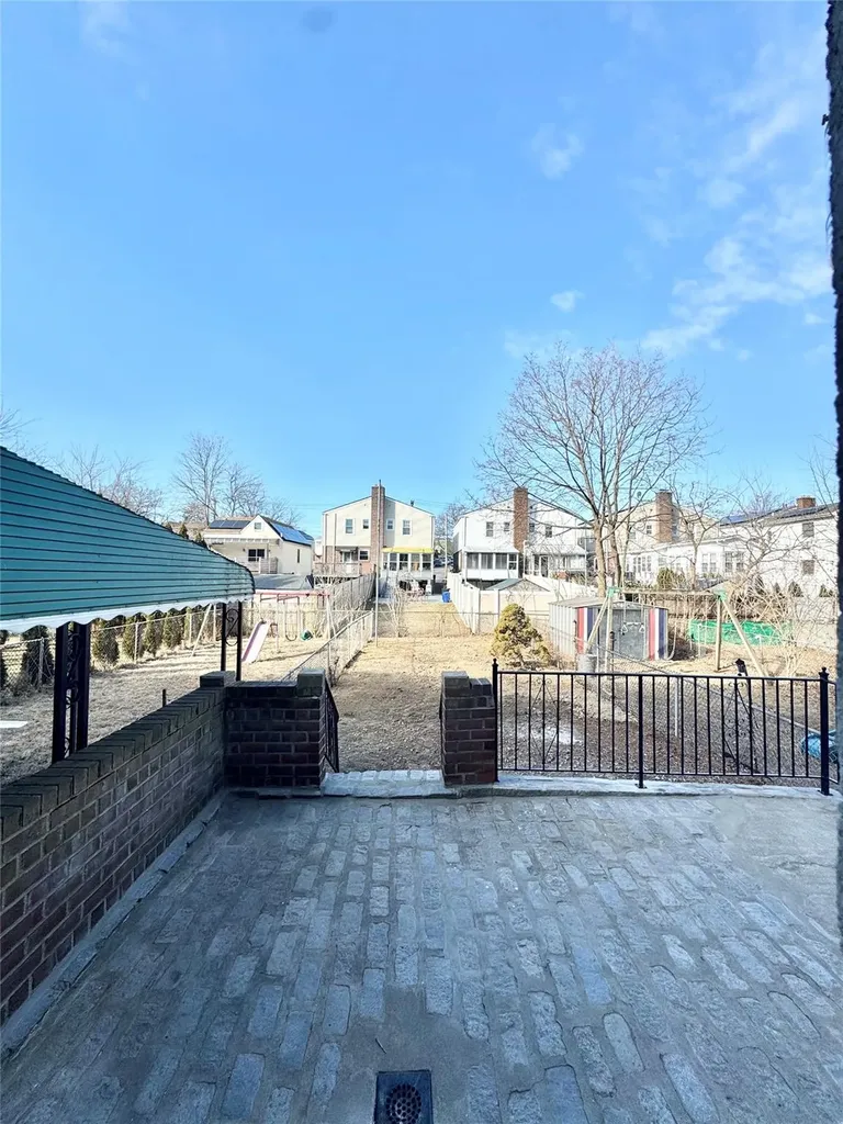 207 Kearney Avenue Bronx NY 10465