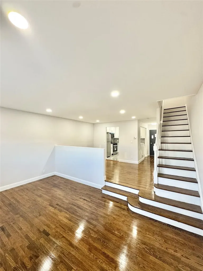 207 Kearney Avenue Bronx NY 10465
