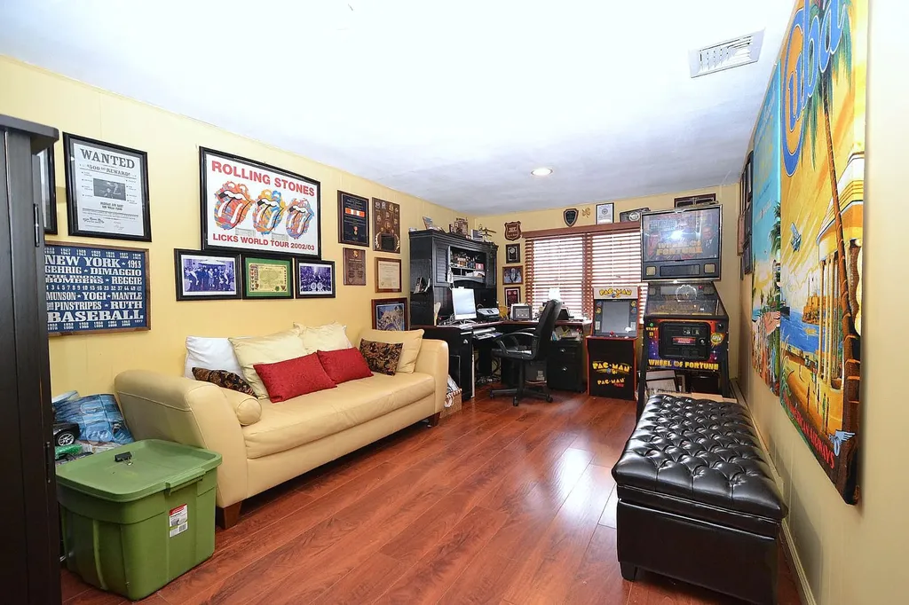 49 Starfire Drive Centereach NY 11720
