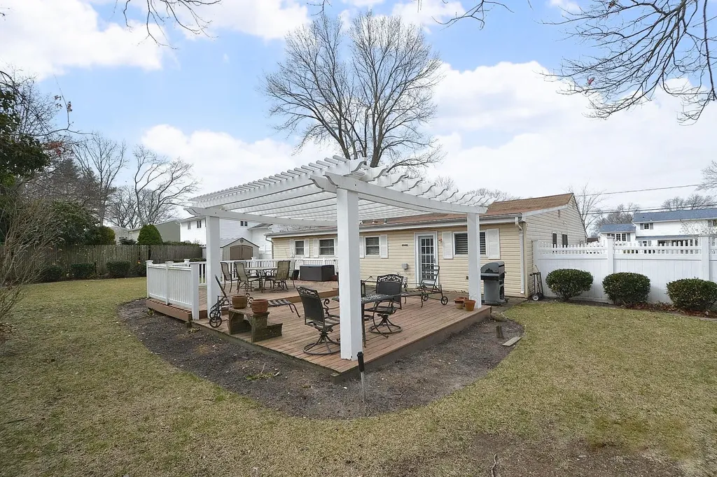 49 Starfire Drive Centereach NY 11720