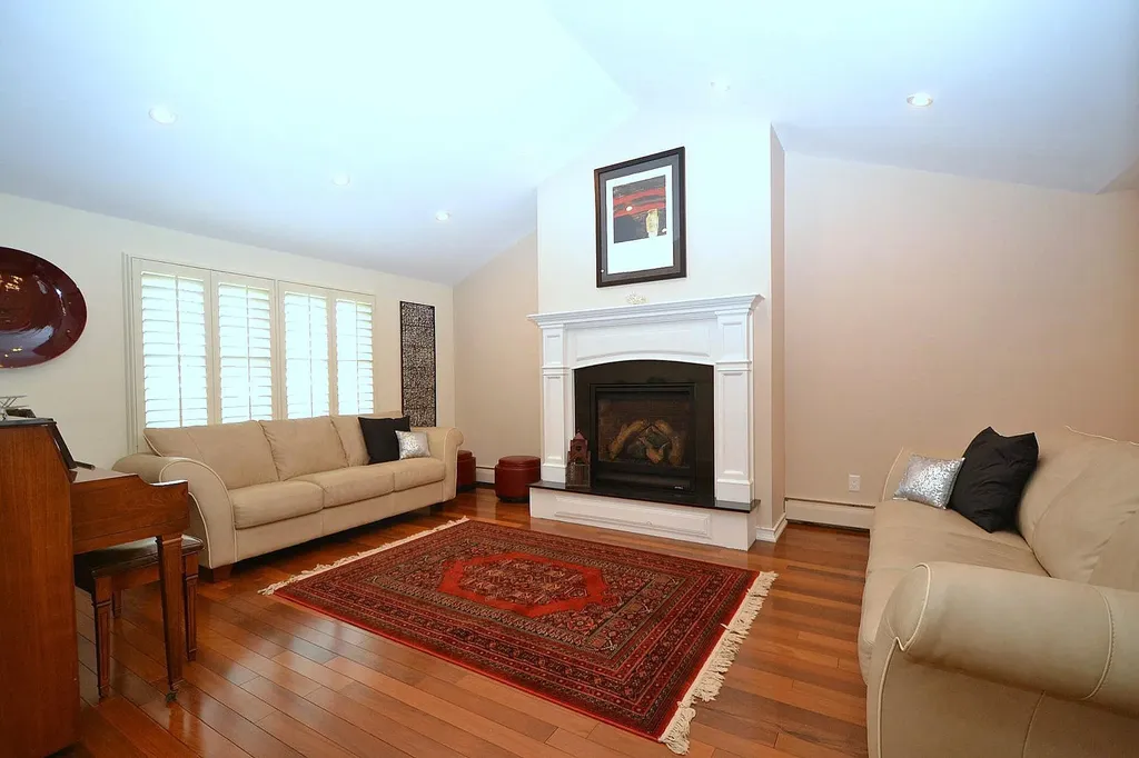 49 Starfire Drive Centereach NY 11720