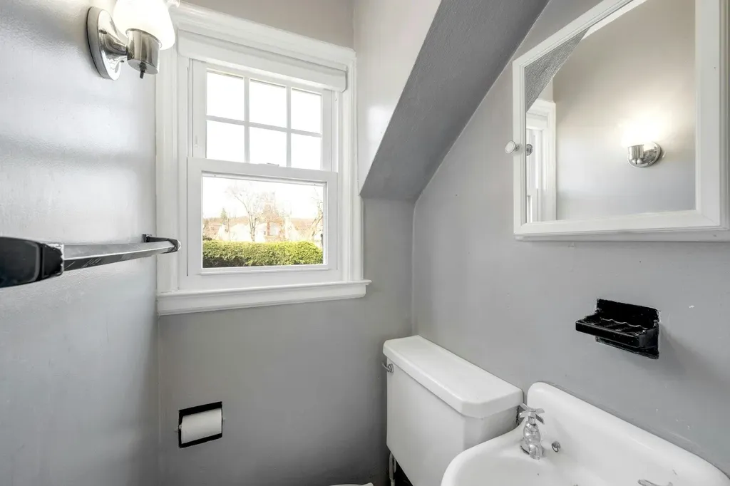 45 Thompson Avenue White Plains NY 10603