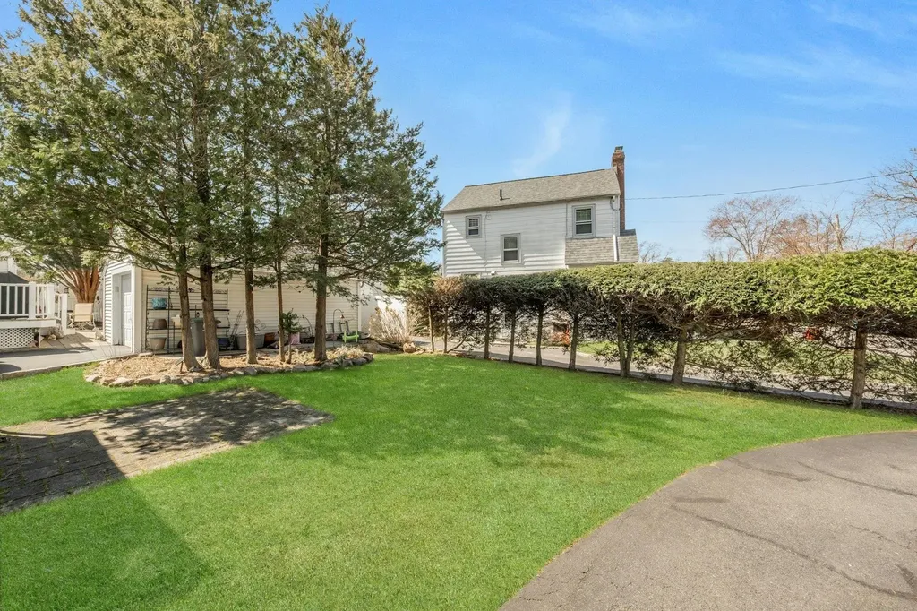 45 Thompson Avenue White Plains NY 10603