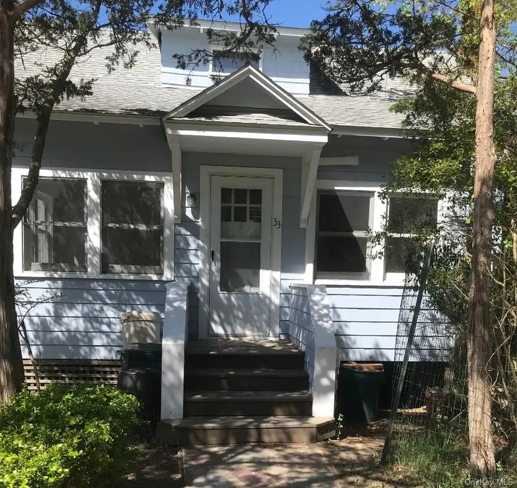 33 Dune Way Seaview NY 11770