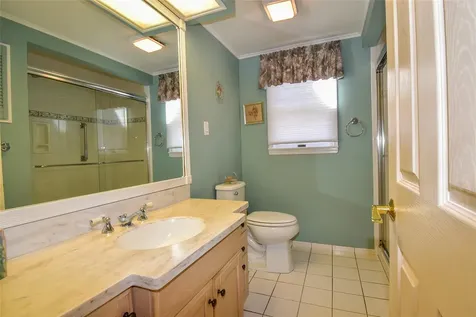 12 Valley Circle Miller Place NY 11764