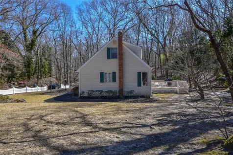 12 Valley Circle Miller Place NY 11764