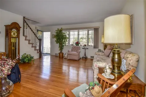 12 Valley Circle Miller Place NY 11764