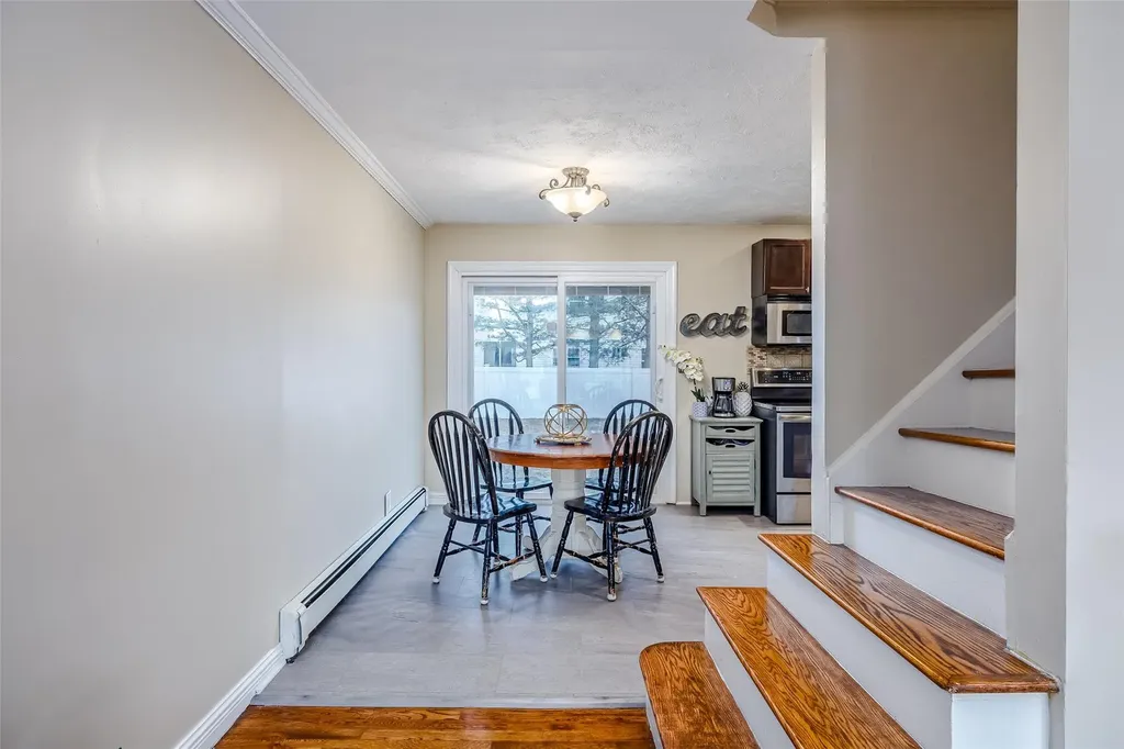 552 Meadowbrook Road Merrick NY 11566