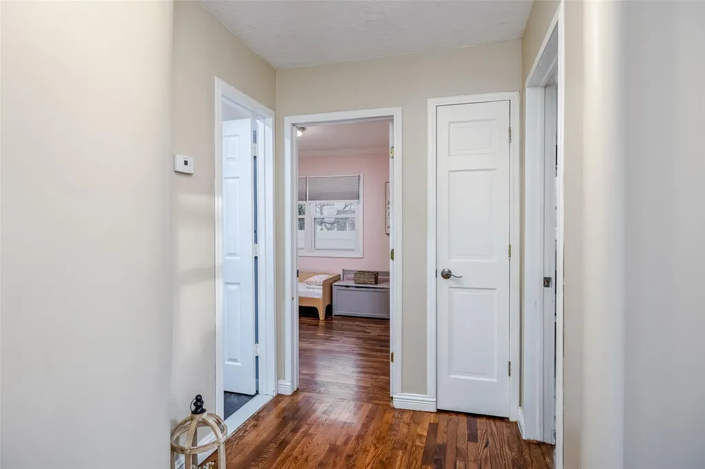 552 Meadowbrook Road Merrick NY 11566