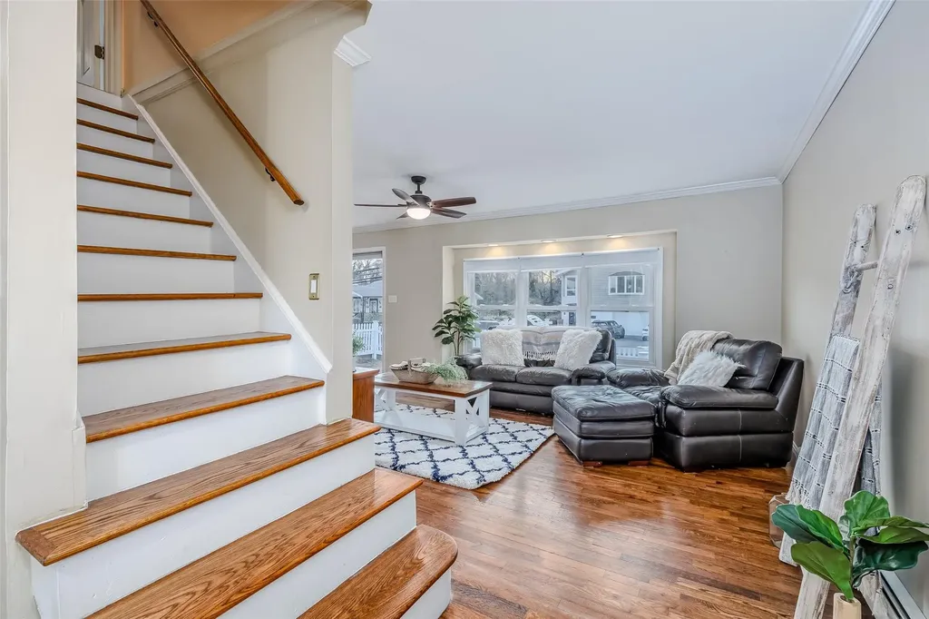 552 Meadowbrook Road Merrick NY 11566