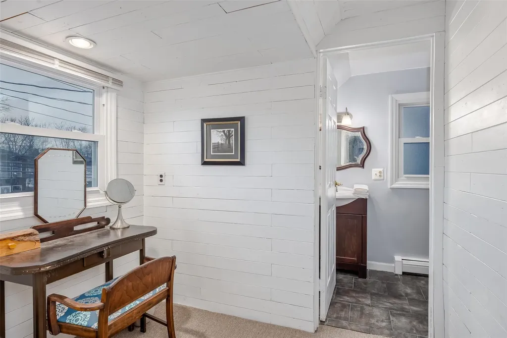 552 Meadowbrook Road Merrick NY 11566
