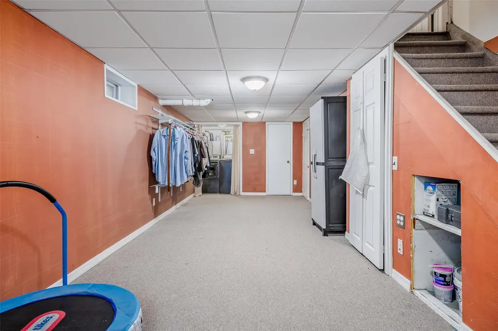 552 Meadowbrook Road Merrick NY 11566