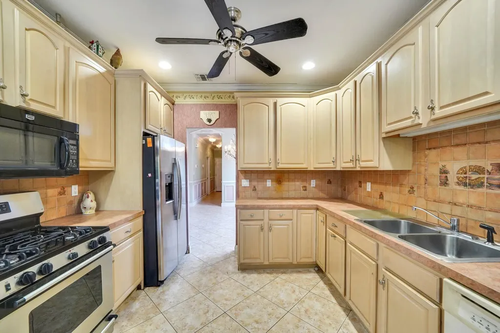 460 Leisure Drive Ridge NY 11961