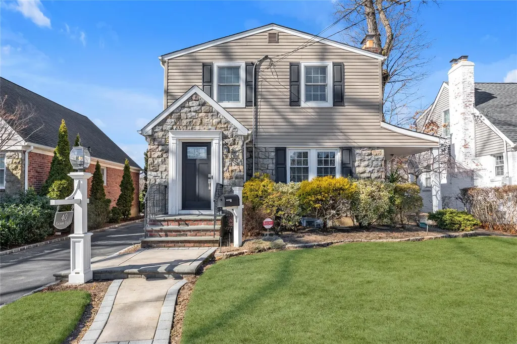 40 Hawthorne Street Lynbrook NY 11563