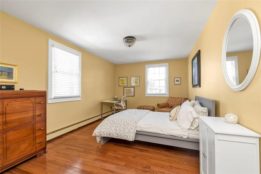 40 Hawthorne Street Lynbrook NY 11563