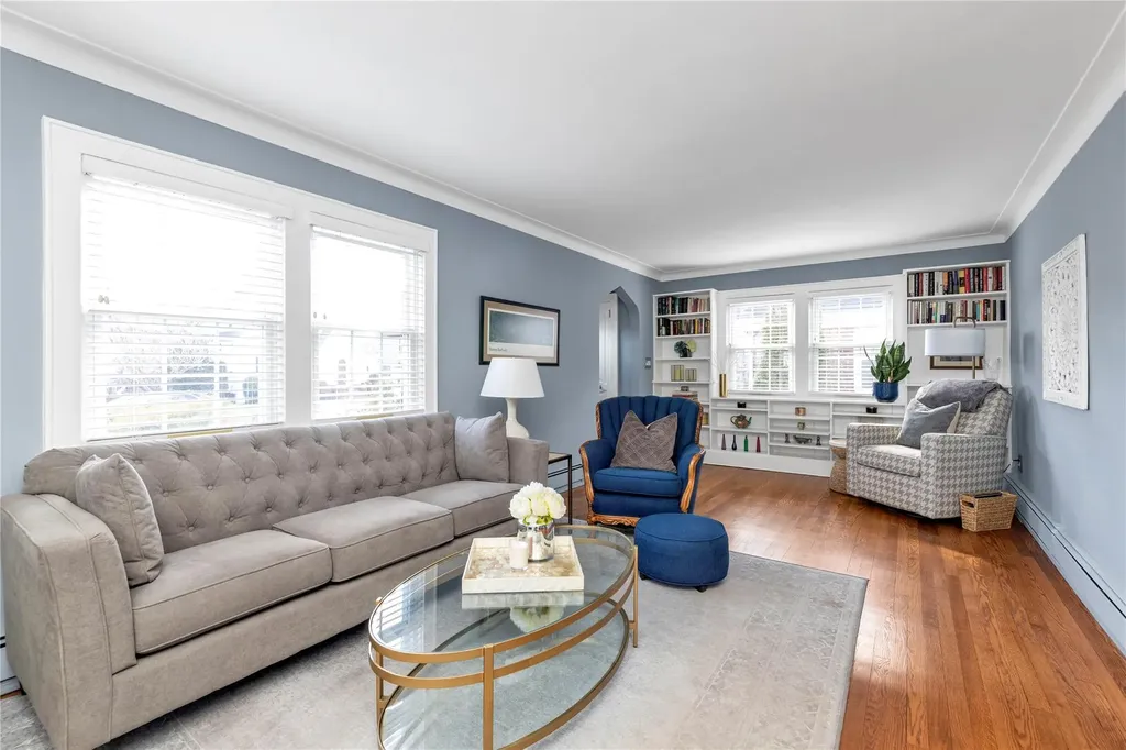 40 Hawthorne Street Lynbrook NY 11563