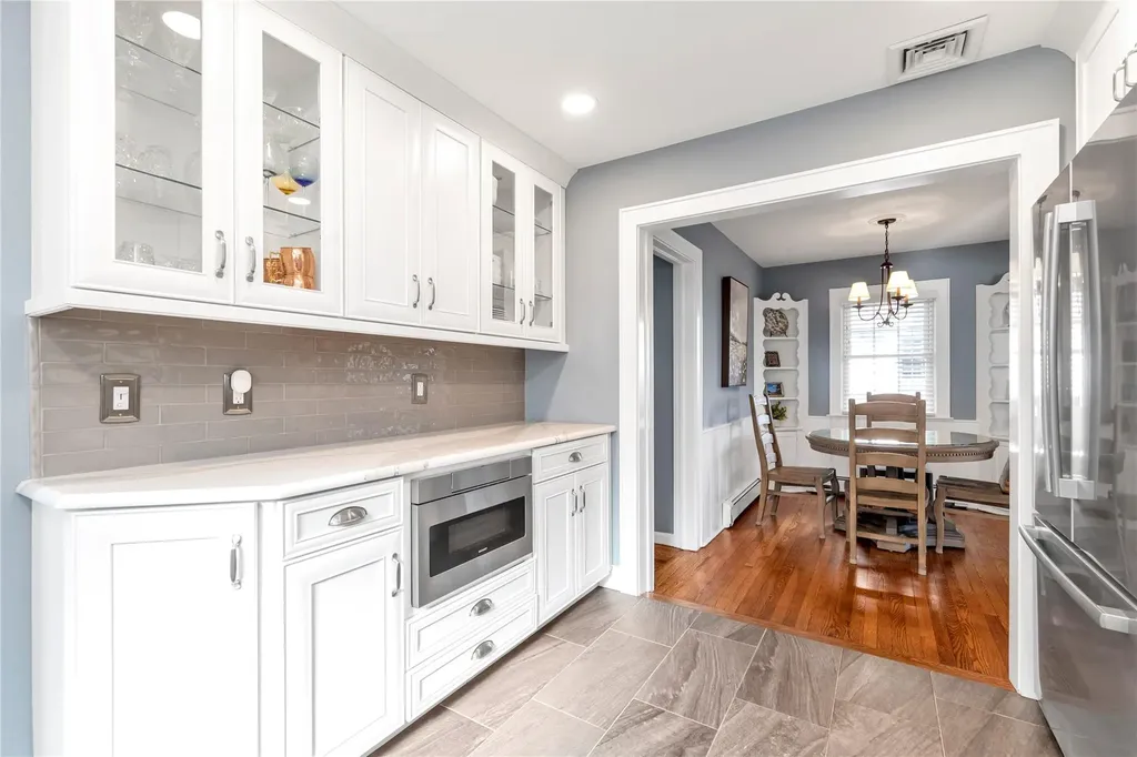 40 Hawthorne Street Lynbrook NY 11563