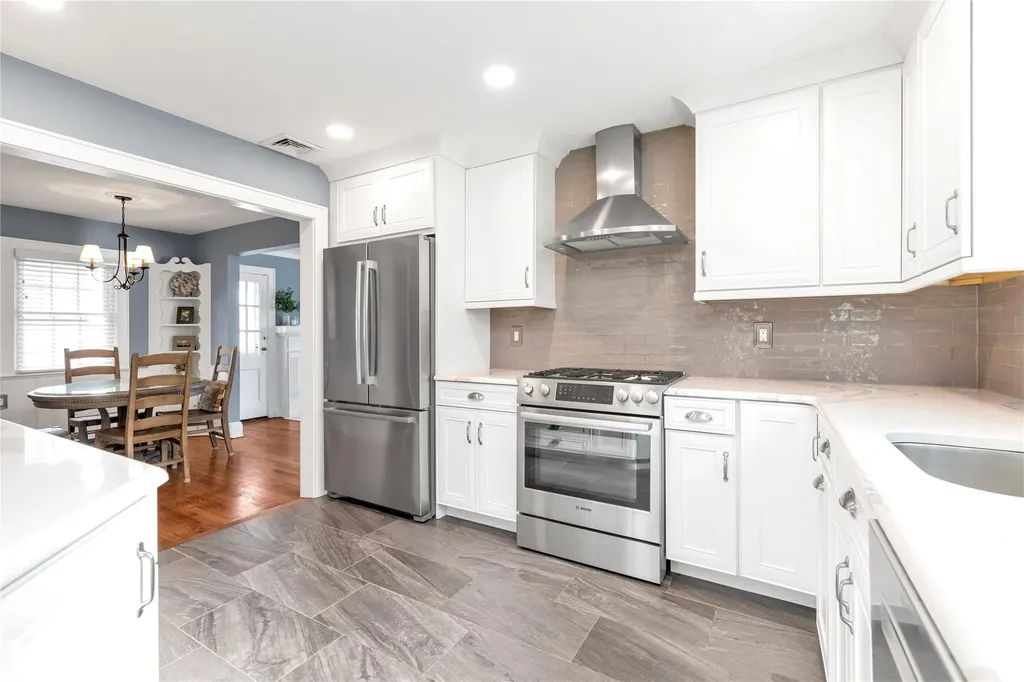 40 Hawthorne Street Lynbrook NY 11563