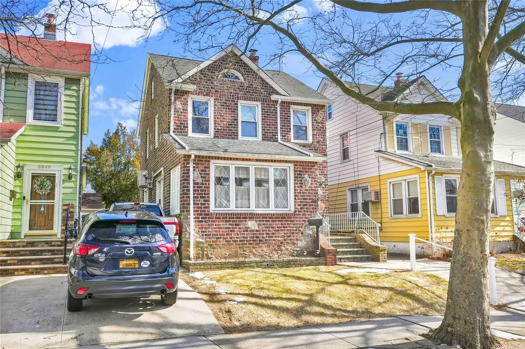 8851 239th Street Bellerose NY 11426