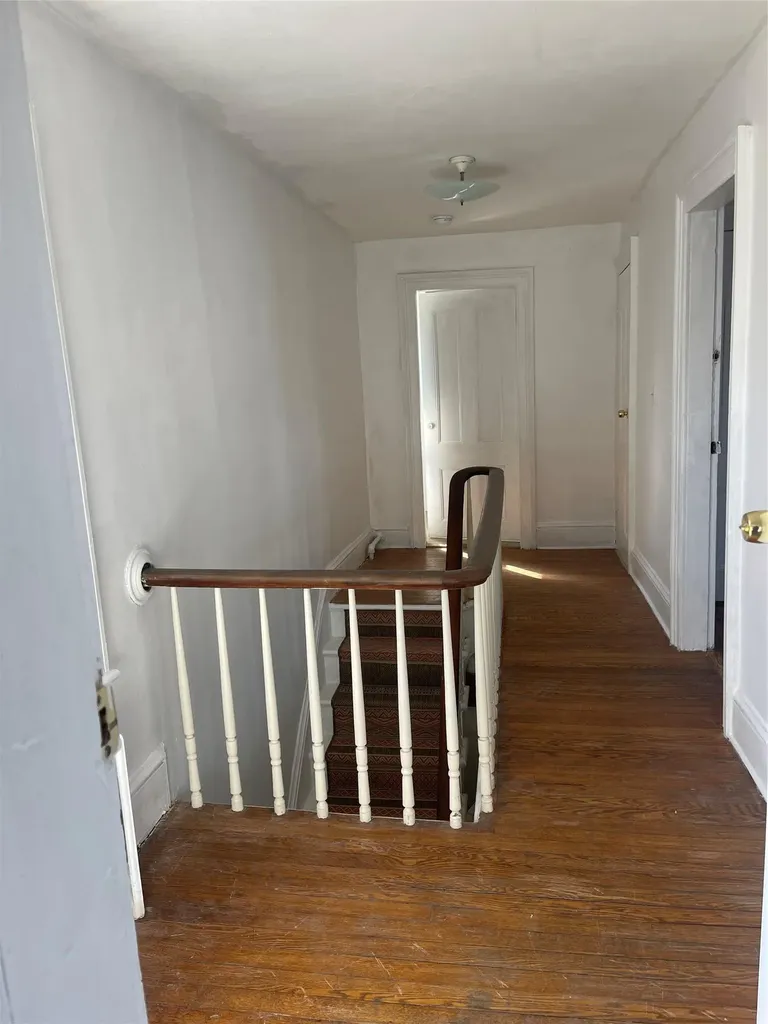 28 Brentwood Road Bay Shore NY 11706