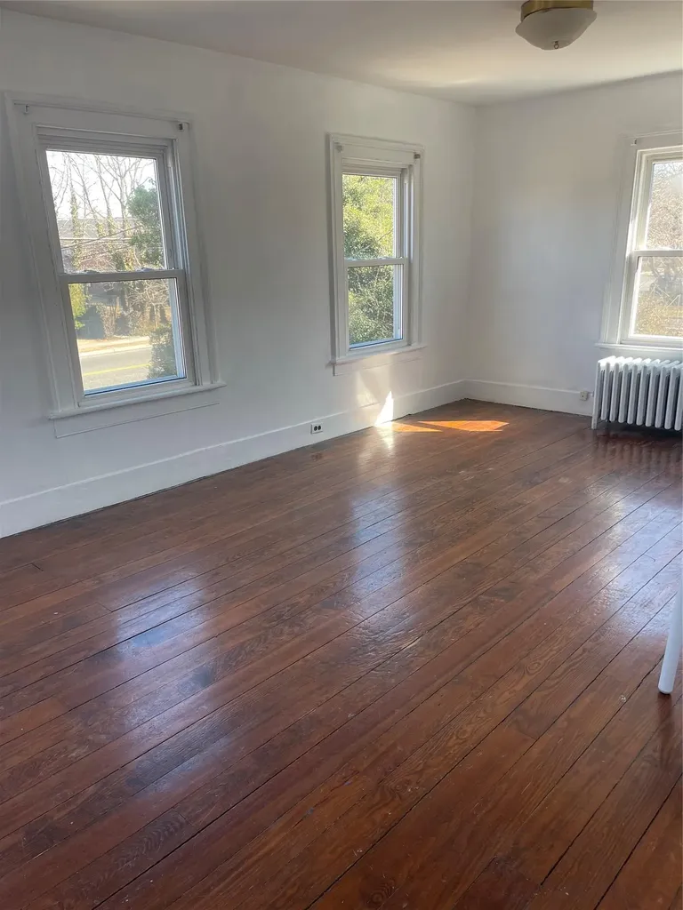 28 Brentwood Road Bay Shore NY 11706