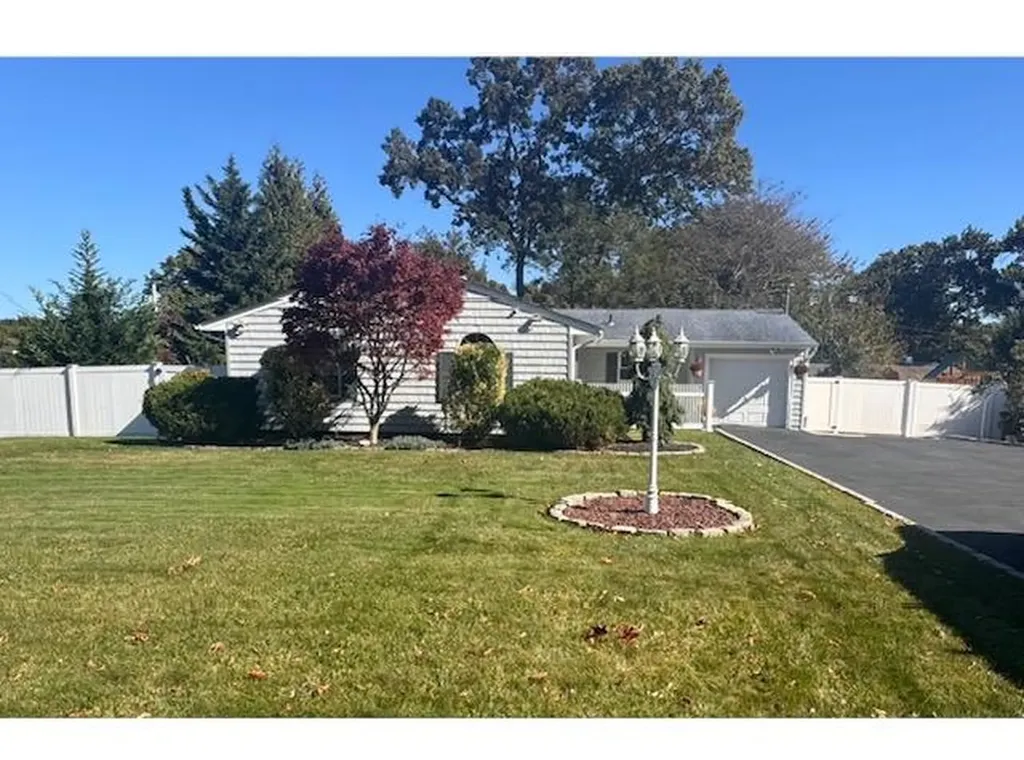 63 Avenue D Brookhaven NY 11738