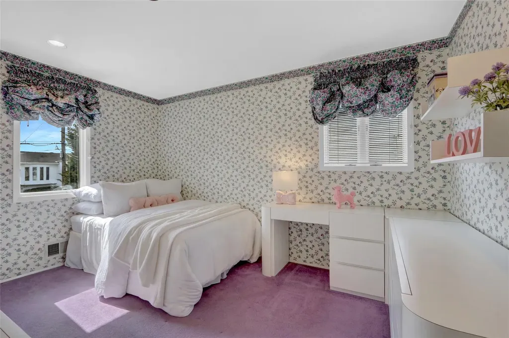 1673 North Gate Merrick NY 11566
