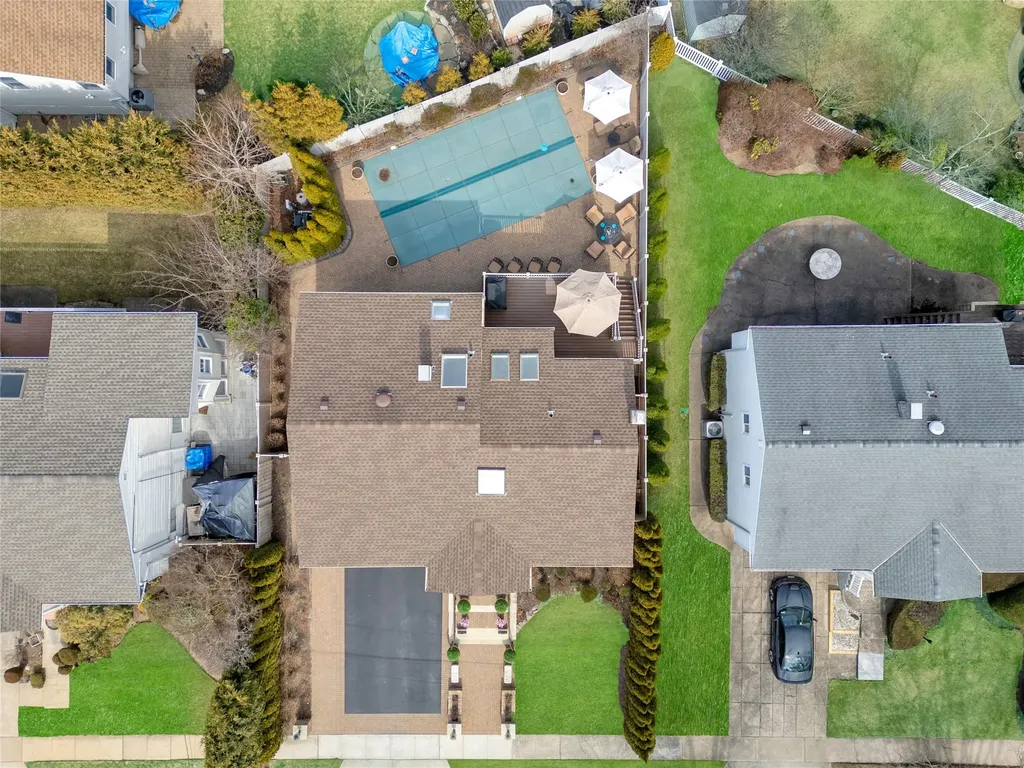 1673 North Gate Merrick NY 11566