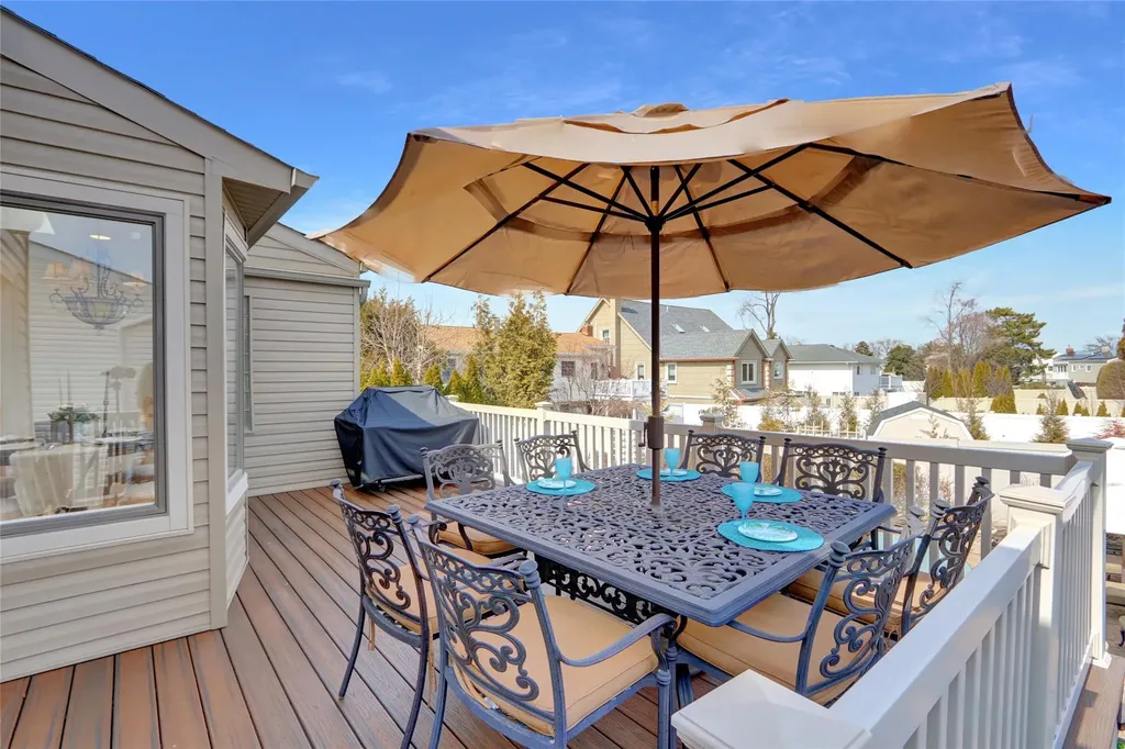 1673 North Gate Merrick NY 11566