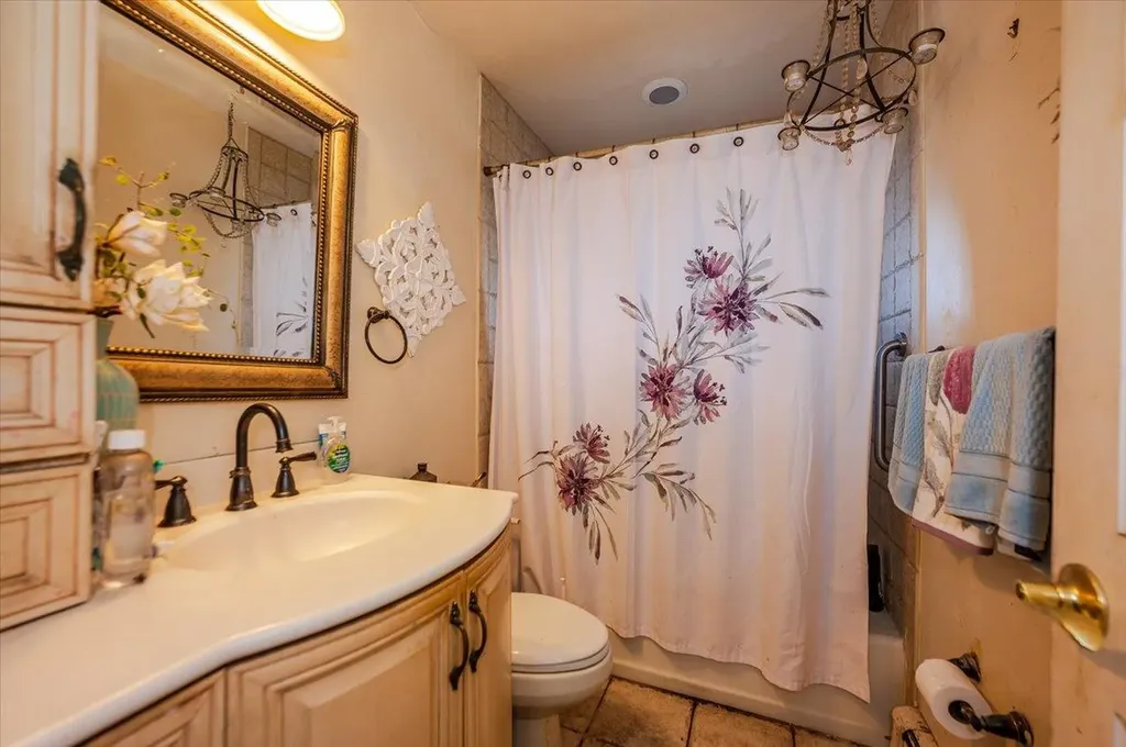 7 Hoover Lane Bethpage NY 11714
