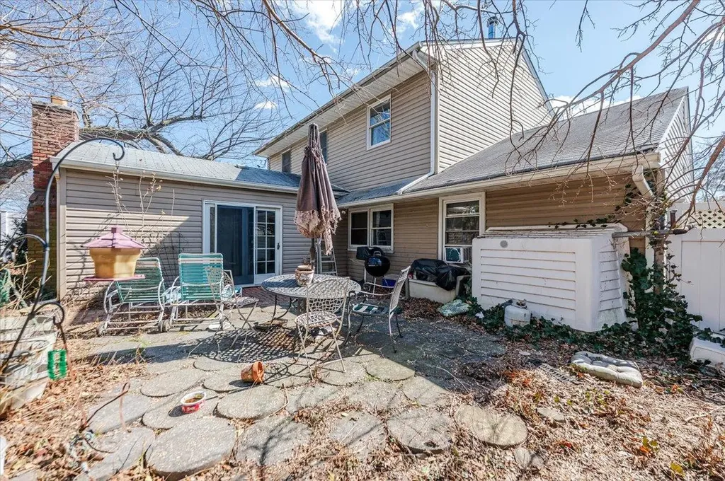 7 Hoover Lane Bethpage NY 11714