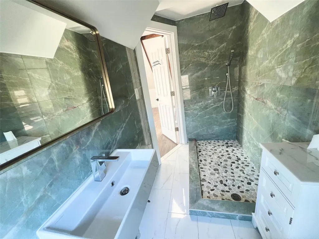 137 Maple Avenue Rockville Centre NY 11570