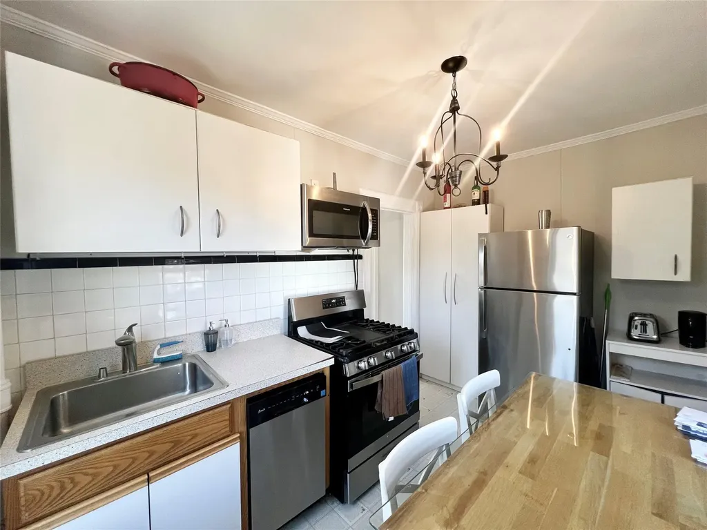 137 Maple Avenue Rockville Centre NY 11570