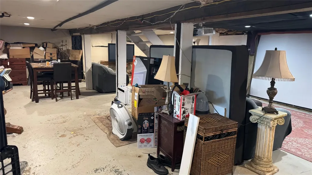 122 Longfellow Drive Mastic Beach NY 11951