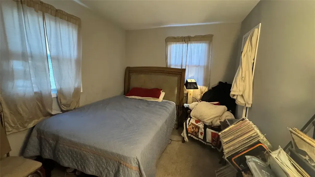 122 Longfellow Drive Mastic Beach NY 11951