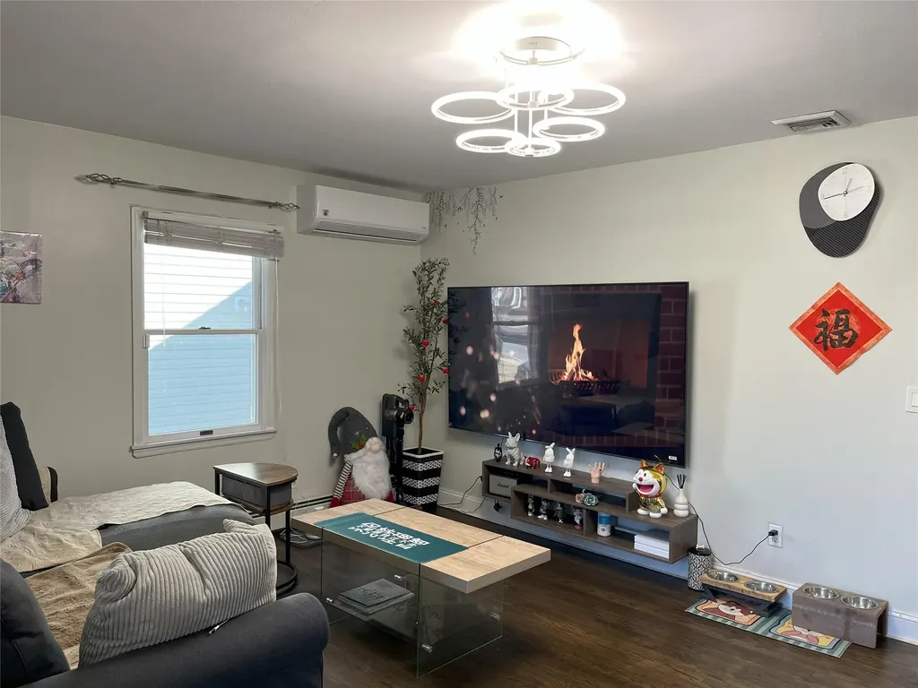 10 Kamda Boulevard New Hyde Park NY 11040