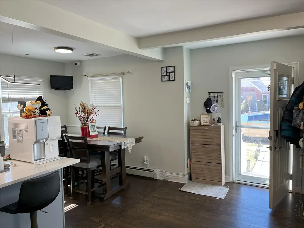 10 Kamda Boulevard New Hyde Park NY 11040