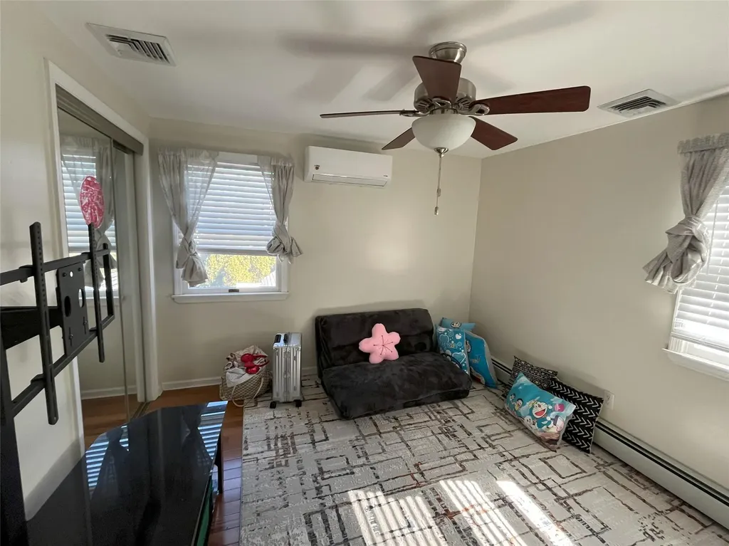 10 Kamda Boulevard New Hyde Park NY 11040
