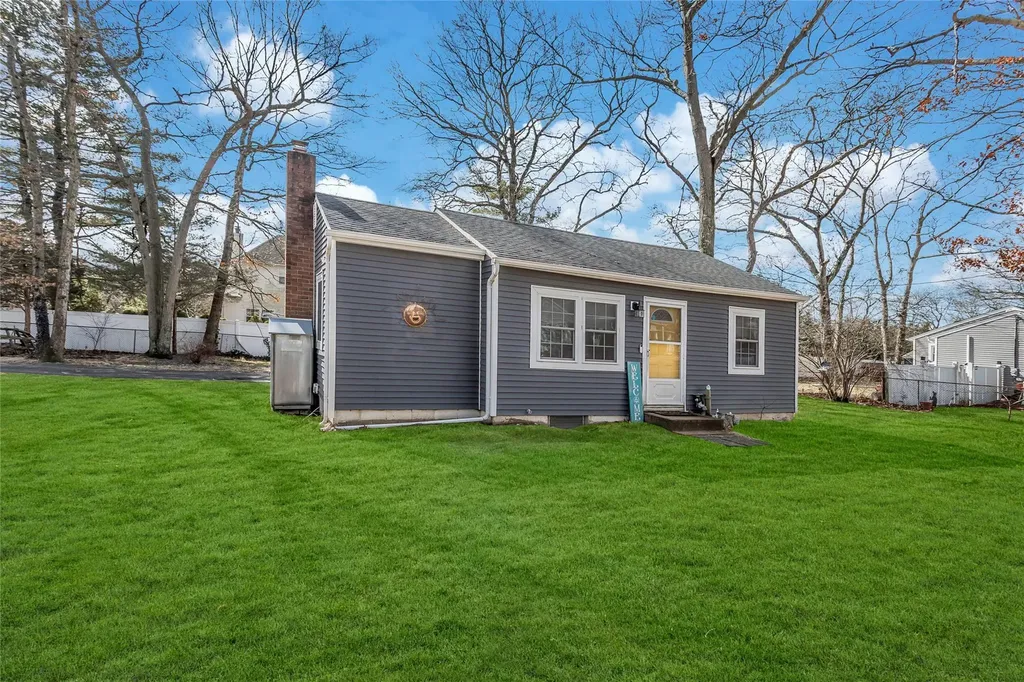 22 Arlington Terrace Brookhaven NY 11755