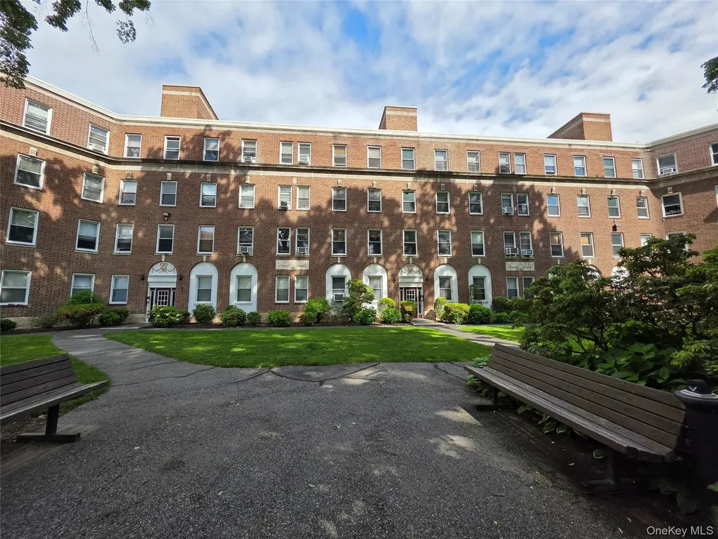 445 Gramatan Avenue Mount Vernon NY 10552