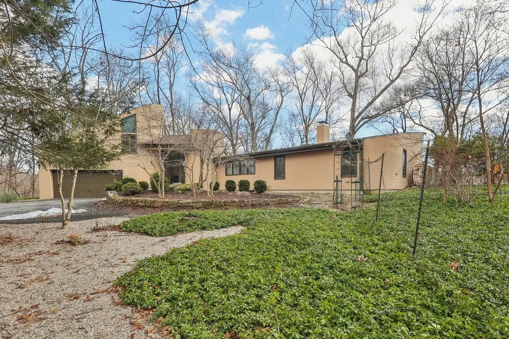 109 Mustato Road Katonah NY 10536