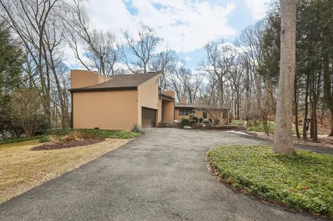 109 Mustato Road Katonah NY 10536