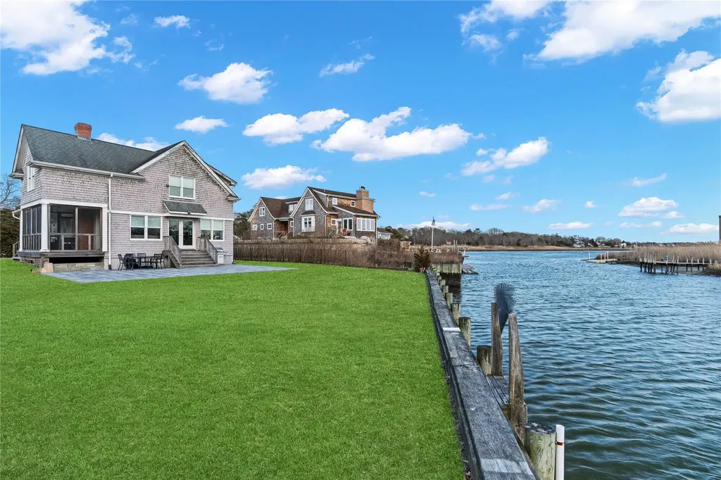 8 Hyler Drive Hampton Bays NY 11946