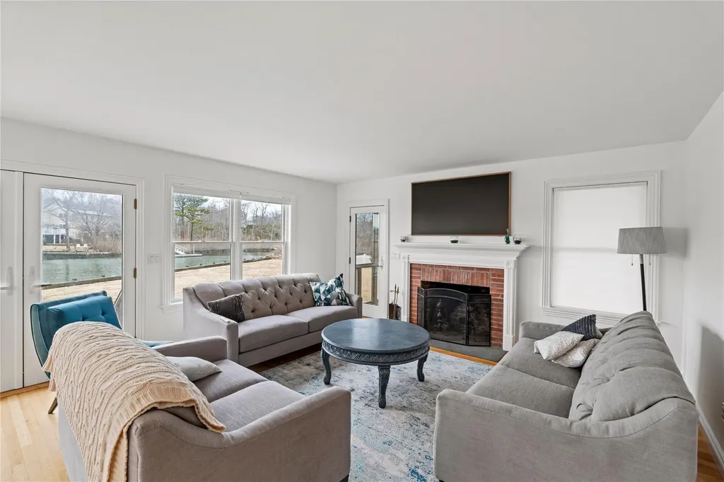 8 Hyler Drive Hampton Bays NY 11946