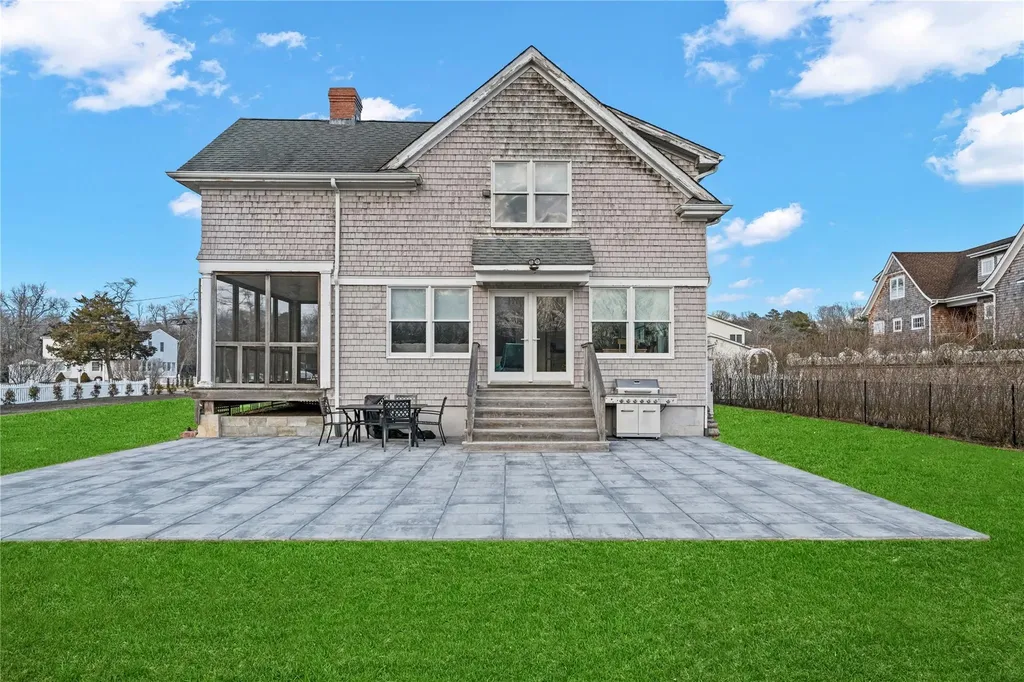 8 Hyler Drive Hampton Bays NY 11946