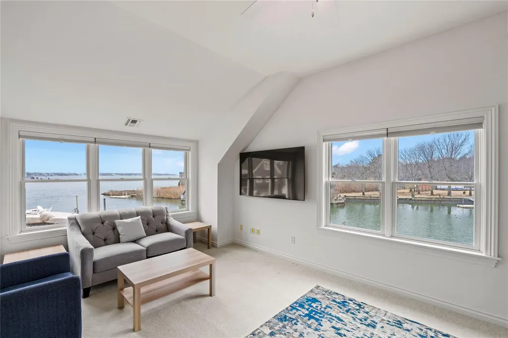 8 Hyler Drive Hampton Bays NY 11946