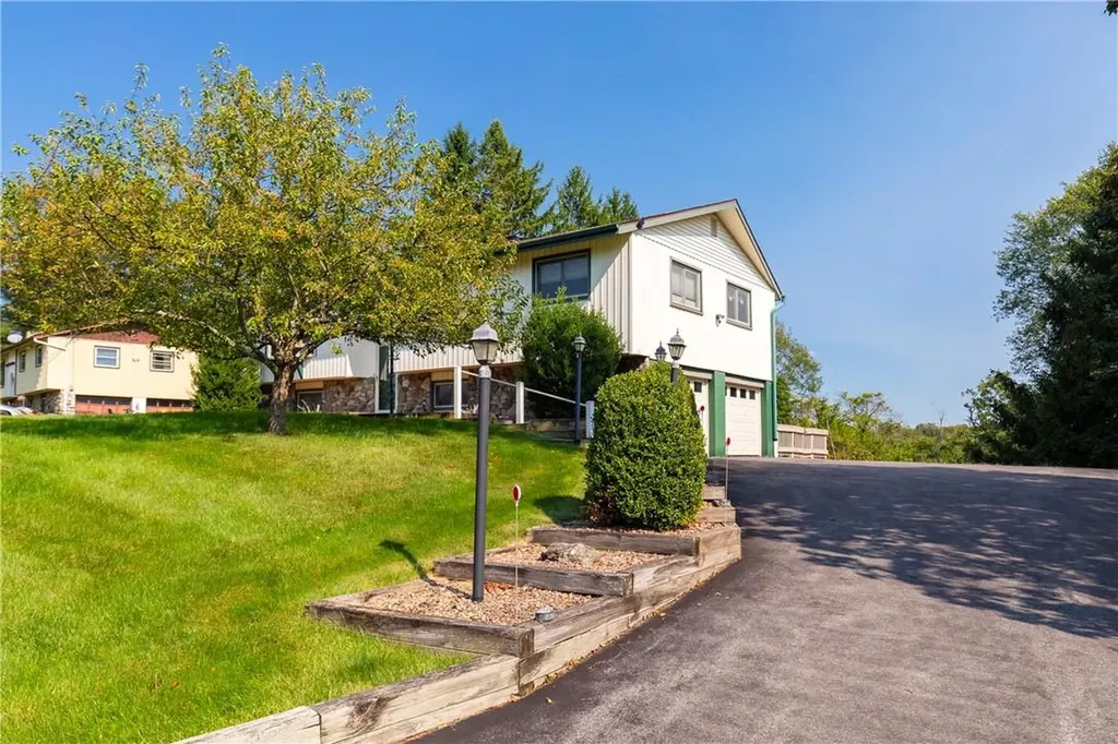 51 Mandalay Drive Poughkeepsie NY 12603