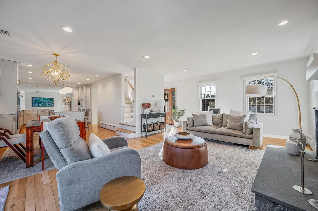 165 Woodsome Road Babylon NY 11702