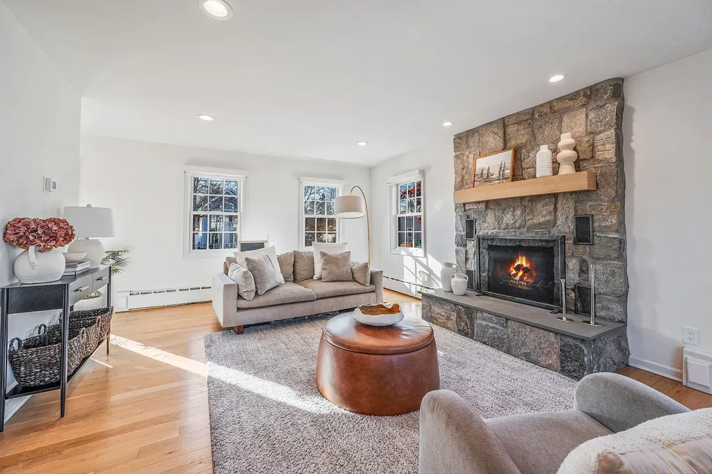 165 Woodsome Road Babylon NY 11702